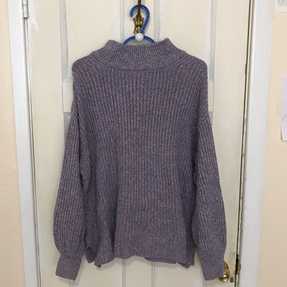 H&M Tops - H&M Crew neck Sweater